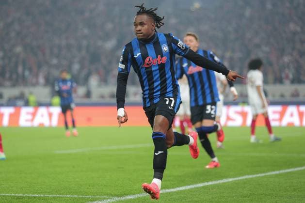 06.11.2024, Deutschland, Stuttgart, Fußball Champions League, VfB Stuttgart vs. Atalanta Bergamo, Ademola Lookman (Bergamo) jubelt nach seinem Tor zum 1:0 Gemäß den Vorgaben der DFL Deutschen Fu?ball Liga ist es untersagt, in dem Stadion und oder vom Spiel angefertigte Fotoaufnahmen in Form von Sequenzbildern und oder videoähnlichen Fotostrecken zu verwerten bzw. verwerten zu lassen.