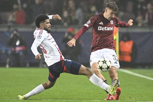 From left Mahdi Camara of Brest, Matej Rynes of Sparta in action during the Football Champions League 4th round match Sparta Prague vs Stade Brestois in Prague, Czech Republic, November 6, 2024. (CTKxPhoto MichalxKamaryt) CTKPhotoP2024110612536  CTKPhotoP2024110612536
