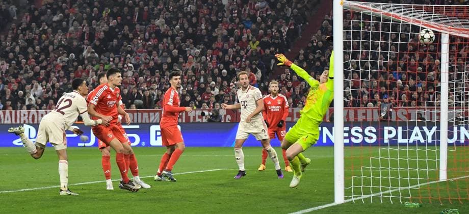 Sport Bilder des Tages 06.11.2024, xemx, Fussball UEFA Champions League, FC Bayern Muenchen - Benfica Lissabon emspor, v.l. Jamal Musiala (FC Bayern Muenchen) Goal scored, erziehlt das Tor zum 1:0 (DFL DFB REGULATIONS PROHIBIT ANY USE OF PHOTOGRAPHS as IMAGE SEQUENCES and or QUASI-VIDEO) Muenchen