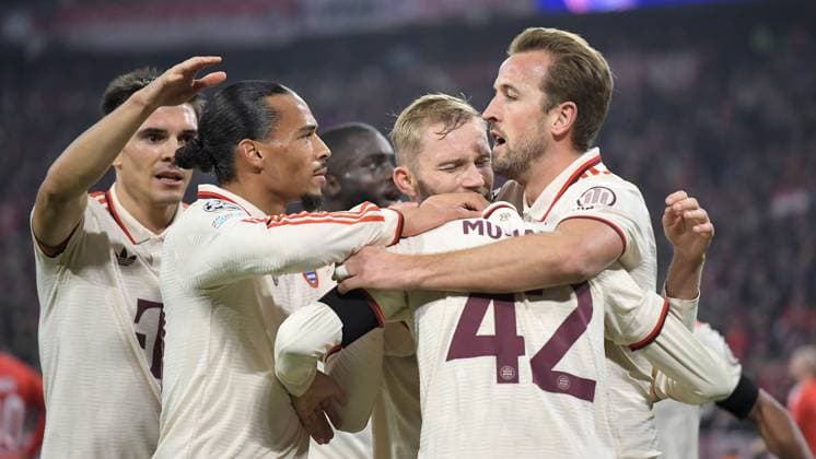 06.11.2024, xemx, Fussball UEFA Champions League, FC Bayern Muenchen - Benfica Lissabon emspor, v.l. Jamal Musiala (FC Bayern Muenchen) Jubel, Torjubel, celebrate the goal, jubelt ueber das Tor zum 1:0 (DFL DFB REGULATIONS PROHIBIT ANY USE OF PHOTOGRAPHS as IMAGE SEQUENCES and or QUASI-VIDEO) Muenchen