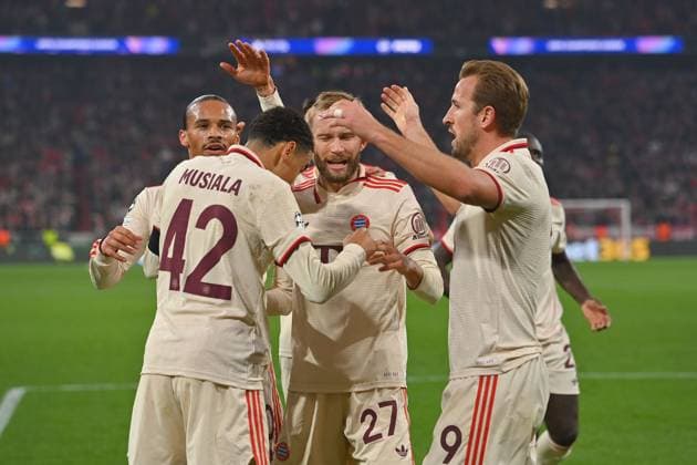 kollektiver Torjubel um Jamal MUSIALA (Bayern Muenchen) nach Tor zum 1-0 mit Harry KANE (Bayern Muenchen),Konrad LAIMER (Bayern Muenchen), Leroy SANE (Bayern Muenchen),Aktion, Jubel,Freude,Begeisterung, Fussball Champions League Ligaphase, FC Bayern Muenchen - Benfica Lissabon am 06.11.2024, A L L I A N Z A R E N A.
