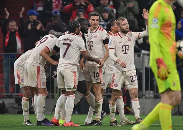 06.11.2024, xjrdrx, Fussball UEFA Champions League, FC Bayern Muenchen - Benfica Lissabon emspor, v.l. Jamal Musiala (FC Bayern Muenchen), Harry Kane (FC Bayern Muenchen), Konrad Laimer (FC Bayern Muenchen), Leroy Sane (FC Bayern Muenchen), Joao Palhinha (FC Bayern Muenchen) celebrate the goal, Der Torjubel zum 1:0 (DFL DFB REGULATIONS PROHIBIT ANY USE OF PHOTOGRAPHS as IMAGE SEQUENCES and or QUASI-VIDEO) Muenchen