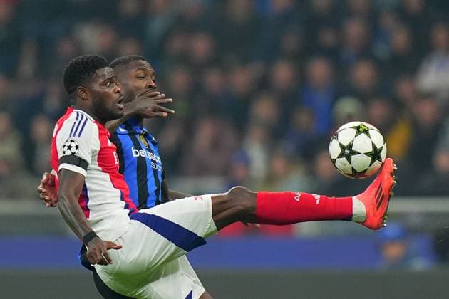 Arsenal s Thomas Partey during the Uefa Champions League soccer match between Inter and Arsenal a at the San Siro Stadium in Milan, north Italy - Wednesday , November 6 , 2024. - Soccer .  Copyright: xSpada LaPressex