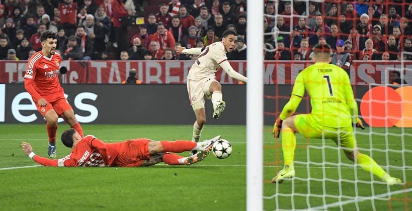 06.11.2024, xemx, Fussball UEFA Champions League, FC Bayern Muenchen - Benfica Lissabon emspor, v.l. Orkun Koekcue (Benfica Lissabon), Jamal Musiala (FC Bayern Muenchen) (DFL DFB REGULATIONS PROHIBIT ANY USE OF PHOTOGRAPHS as IMAGE SEQUENCES and or QUASI-VIDEO) Muenchen