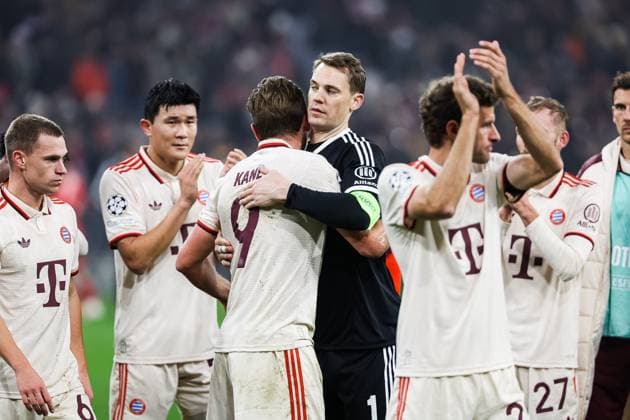 Endstand 1:0 fuer Bayern Muenchen. Die Bayern besiegen daheim Benfica Lissabon. Jubel bei Manuel Neuer (FC Bayern Muenchen, 01) und Harry Kane (FC Bayern Muenchen, 09), Thomas Mueller (FC Bayern Muenchen, 25) GER, FC Bayern Muenchen vs. SL Benfica Lissabon, Fussball, Champions League, 4. Spieltag, Spielzeit 2024 2025, 06.11.2024 DFB DFL REGULATIONS PROHIBIT ANY USE OF PHOTOGRAPHS AS IMAGE SEQUENCES AND OR QUASI-VIDEO GER, FC Bayern Muenchen vs. SL Benfica Lissabon, Fussball, Champions League, 4. Spieltag, Spielzeit 2024 2025, 06.11.2024 Muenchen Copyright: xEibner-Pressefoto RogerxBuerkex EP_RBE