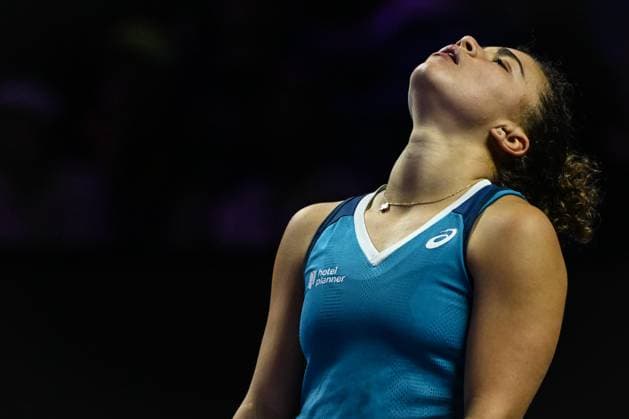 WTA, Tennis Damen Finals 2024 - Day 5 RIYADH, SAUDI ARABIA - NOVEMBER 06: Jasmine Paolini of Italy during her match against Quinwen Zheng of China, on Day 5 of the 2024 WTA Finals, part of the Hologic WTA Tour, held at King Saud University Indoor Arena on November 06, 2024, in Riyadh, Saudi Arabia. Riyadh Saudi Arabia  Copyright: xArturxWidakx originalFilename:widak-wtafinal241106_npe8G.jpg