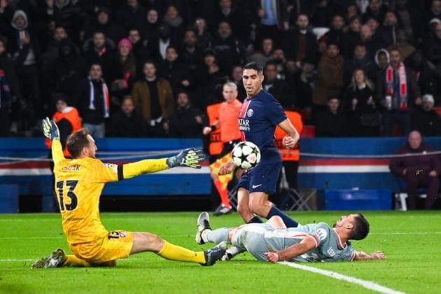 Achraf Hakimi ( 2 - PSG ) , Jan Oblak ( 13 - Atletico de Madrid ) and Clement Lenglet ( 15 - Atletico de Madrid ) during the UEFA Champions League match between Paris Saint Germain and Atletico de Madrid at Parc Des Princes on November 06, 2024 in Paris, France. ( Photo by federico pestellini panoramic ) - FOOTBALL : PSG vs Atletico de Madrid - Ligue des Champions - 06 11 2024 FedericoPestellini Panoramic 