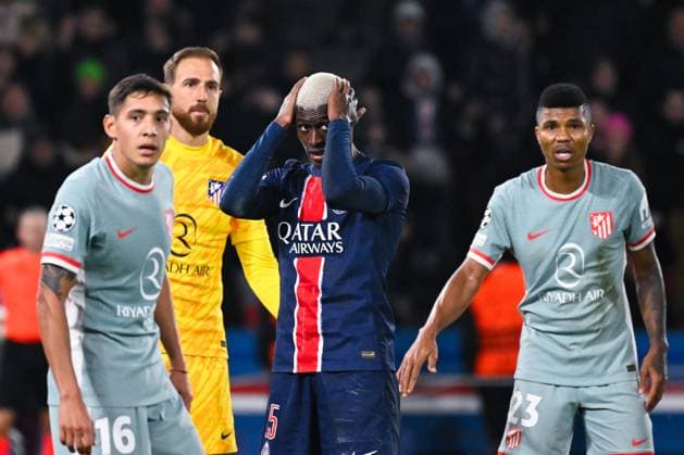 TAVARES Nuno MENDES ( 25 - PSG ) looks dejected during the UEFA Champions League match between Paris Saint Germain and Atletico de Madrid at Parc Des Princes on November 06, 2024 in Paris, France. ( Photo by federico pestellini panoramic ) - FOOTBALL : PSG vs Atletico de Madrid - Ligue des Champions - 06 11 2024 FedericoPestellini Panoramic 