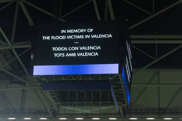 UEFA Champions League: FC Shakhtar Donetsk - BSC Young Boys; 06.11.2024 Bildschirm auf dem Stadion bis zum Spielbeginn, auf dem Bildschirm steht In Memory of the flood victims in Valencia UEFA Champions League: FC Shakhtar Donetsk - BSC Young Boys; Arena AufSchalke, Gelsenkirchen; 06.11.2024 Copyright: xBEAUTIFULxSPORTS Buriakovx