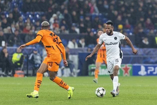 UEFA Champions League: FC Shakhtar Donetsk - BSC Young Boys; 06.11.2024 Mohamed Ali Camara (BSC Young Boys, 13), Meschack Elia (BSC Young Boys, 15) UEFA Champions League: FC Shakhtar Donetsk - BSC Young Boys; Arena AufSchalke, Gelsenkirchen; 06.11.2024 Copyright: xBEAUTIFULxSPORTS Buriakovx