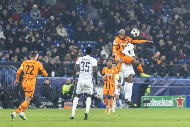 UEFA Champions League: FC Shakhtar Donetsk - BSC Young Boys; 06.11.2024 Pedro Henrique (FC Shakhtar Donetsk, 13), Joel Monteiro (BSC Young Boys, 77) UEFA Champions League: FC Shakhtar Donetsk - BSC Young Boys; Arena AufSchalke, Gelsenkirchen; 06.11.2024 Copyright: xBEAUTIFULxSPORTS Buriakovx