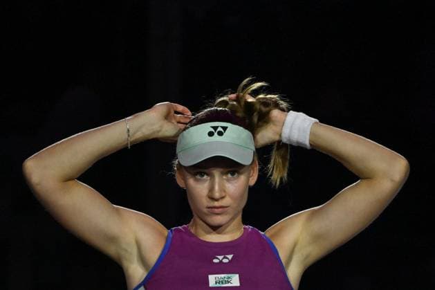 WTA, Tennis Damen Finals 2024 - Day 5 RIYADH, SAUDI ARABIA - NOVEMBER 06: Elena Rybakina of Kazakhstan during her match against Aryna Sabalenka of Belarus, on Day 5 of the 2024 WTA Finals, part of the Hologic WTA Tour, held at King Saud University Indoor Arena on November 06, 2024, in Riyadh, Saudi Arabia. Riyadh Saudi Arabia  Copyright: xArturxWidakx originalFilename:widak-wtafinal241106_np3Dq.jpg