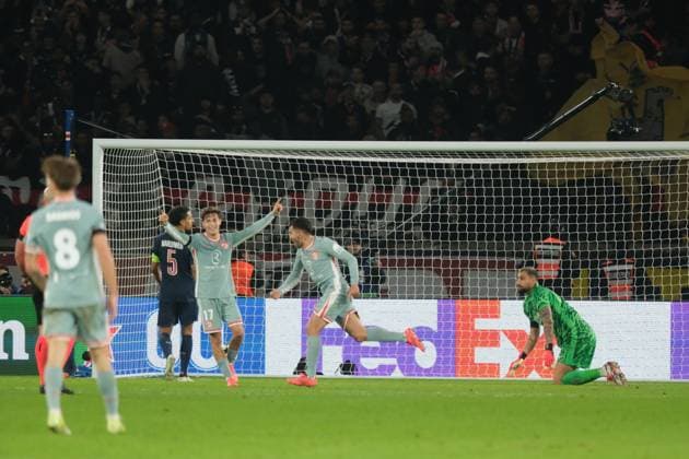 November 6, 2024, Paris, France: Atletico Madrid forward ANGEL CORREA scores the second goal in the final second of the game to give his team victory during the UEFA Champions League Ligue 4 match between Paris Saint Germain and Atletico Madrid at Parc des Princes - Paris - France..Atletico de Madrid won 2:1 Paris France - ZUMAp119 20241106_zaf_p119_010 Copyright: xPierrexSteveninx