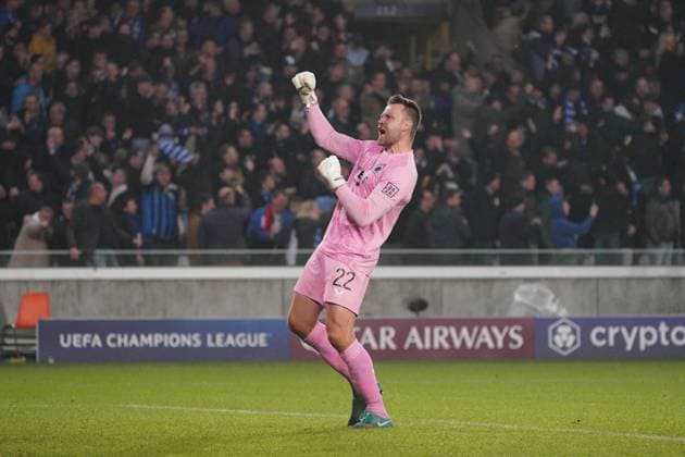 Fußball, CL, FC Brügge - Aston Villa Simon Mignolet of Club Brugge celebrates after his side wins 1-0 Club Brugge v Aston Villa, UEFA Champions League, Group Stage, Football, Jan Breydel Stadium, Brussels, Belgium - 06 Nov 2024 EDITORIAL USE ONLY No use with unauthorised audio, video, data, fixture lists, club league logos or live services. Online in-match use limited to 120 images, no video emulation. No use in betting, games or single club league player publications.  Copyright: xDavexWinter Shutterstockx 14863799ho