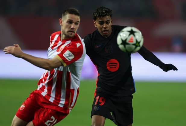 Crvena Zvezda v FC Barcelona, Barca - UEFA Champions League Lamine Yamal (R) of Barcelona in action against Timi Elsnik (L) of Crvena Zvezda during the UEFA Champions League match Season 2024 2025 match between Crvena Zvezda and FC Barcelona at stadium Rajko Mitic on November 06, 2024 in Belgrade, Serbia. Beograd Serbia Copyright: xSrdjanxStevanovicx x