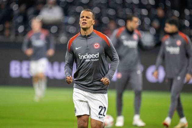 Timothy Chandler (Eintracht Frankfurt) warms up, warming up during the UEFA Europa League 2024 25 League Phase MD4 match between Eintracht Frankfurt v SK Slavia Praha at Deutsche Bank Park on November 7, 2024 in Frankfurt am Main, Germany. not used in POL SRB CRO FRA GBR NED ITA USA Defodi-747_747_20241107_EFSlPr_000000040