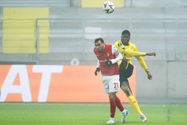 241107 Ricardo Horta of Braga and Terry Yegbe of Elfsborg during the Europa League match between Elfsborg and Braga on November 7, 2024 in Boras. Photo: Jörgen Jarnberger BILDBYRAN COP 112 JJ0415 fotboll football soccer fotball uefa europa league europa league elfsborg braga bbeng Copyright: JÖRGENxJARNBERGER BB241107JJ013