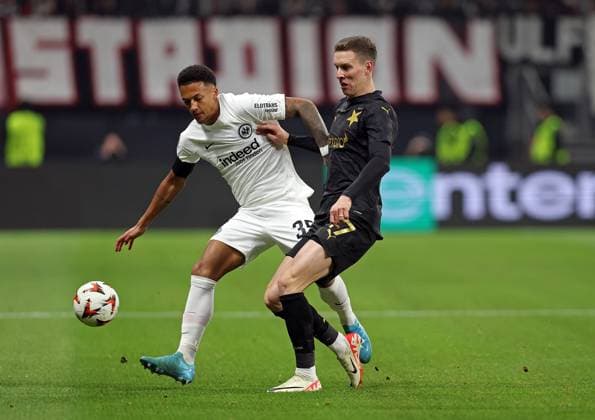 07.11.2024, xovx, Fußball UEFA Europa League, Eintracht Frankfurt - Slavia Prag v.l. Tuta (Eintracht Frankfurt), Lukas Provod (Slavia Prag) (DFL DFB REGULATIONS PROHIBIT ANY USE OF PHOTOGRAPHS as IMAGE SEQUENCES and or QUASI-VIDEO) emspor Frankfurt am Main