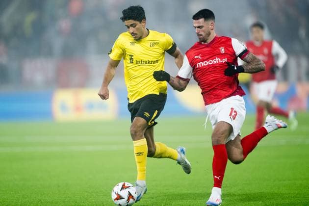 241107 Ahmed Qasem of Elfsborg and Joao Ferreira of Braga during the Europa League match between Elfsborg and Braga on November 7, 2024 in Boras. Photo: Jörgen Jarnberger BILDBYRAN COP 112 JJ0415 fotboll football soccer fotball uefa europa league europa league elfsborg braga bbeng Copyright: JÖRGENxJARNBERGER BB241107JJ017