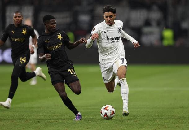 07.11.2024, Fussball UEFA Europa League, Eintracht Frankfurt - SK Slavia Prag, emonline, emspor, v.l., Oscar (SK Slavia Praha), Omar Marmoush (Eintracht Frankfurt) DFL DFB REGULATIONS PROHIBIT ANY USE OF PHOTOGRAPHS AS IMAGE SEQUENCES AND OR QUASI-VIDEO. xdcx Copyright: HMBxMedia Claus