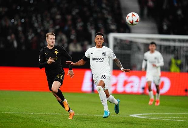 November 07 2024: Tuta of Eintracht Frankfurt controls the ball during a Europa League Round 4 game, Eintracht Frankfurt versus SK Slavia Prague, at Deutsche Bank Park, Frankfurt, Germany. CSM Frankfurt Germany - ZUMAc04_ 20241107_zma_c04_002 Copyright: xUlrikxPedersenx