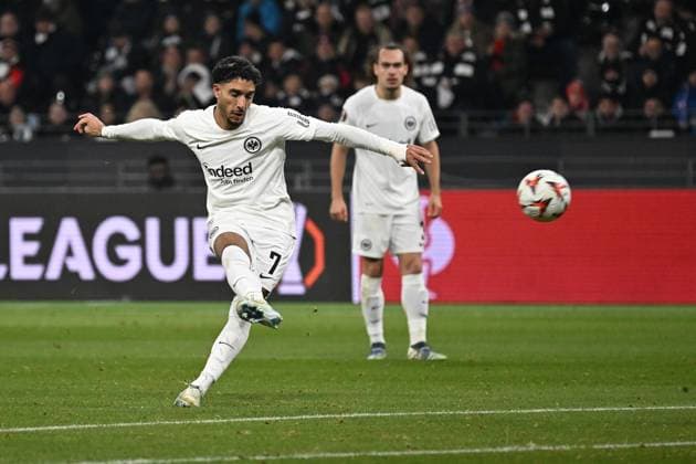 07.11.2024, xjhx, Fussball UEFA Europa League, Eintracht Frankfurt - Slavia Prag emspor, v.l. Omar Marmoush (Eintracht Frankfurt) erzielt das Tor zum scores the goal 1:0 (UEFA REGULATIONS PROHIBIT ANY USE OF PHOTOGRAPHS as IMAGE SEQUENCES and or QUASI-VIDEO) Frankfurt am Main