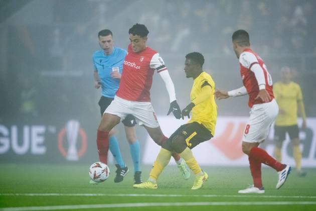 241107 Vitor Carvalho of Braga and Michael Baidoo of Elfsborg during the Europa League match between Elfsborg and Braga on November 7, 2024 in Boras. Photo: Jörgen Jarnberger BILDBYRAN COP 112 JJ0415 fotboll football soccer fotball uefa europa league europa league elfsborg braga bbeng Copyright: JÖRGENxJARNBERGER BB241107JJ035