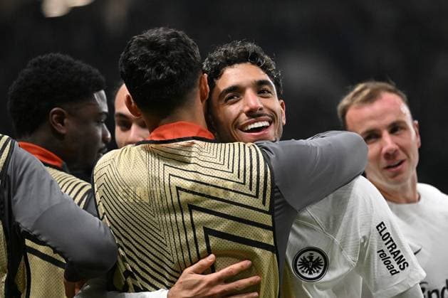 07.11.2024, xjhx, Fussball UEFA Europa League, Eintracht Frankfurt - Slavia Prag emspor, v.l. Torjubel nach dem Tor zum celebrating the goal celebrate 1:0 durch Omar Marmoush (Eintracht Frankfurt) (UEFA REGULATIONS PROHIBIT ANY USE OF PHOTOGRAPHS as IMAGE SEQUENCES and or QUASI-VIDEO) Frankfurt am Main
