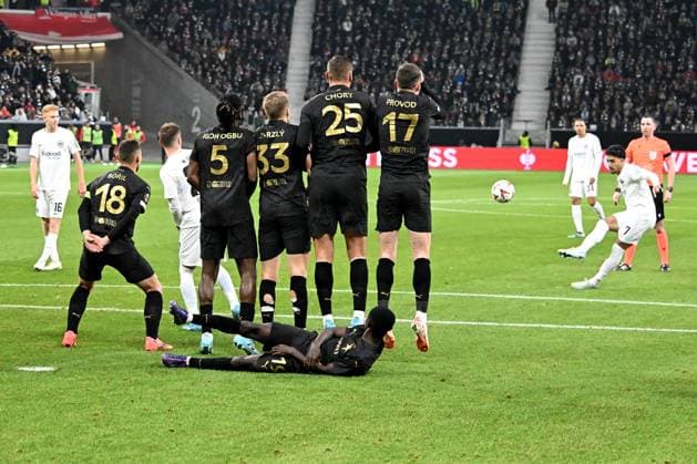 07.11.2024, xsltx, Fussball UEFA Europa League, Eintracht Frankfurt - Slavia Prag emspor, v.l. Omar Marmoush (Eintracht Frankfurt) erzielt das Tor zum scores the goal 1:0 (DFL DFB REGULATIONS PROHIBIT ANY USE OF PHOTOGRAPHS as IMAGE SEQUENCES and or QUASI-VIDEO) Frankfurt am Main