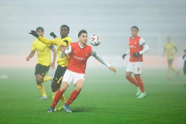 Braga s Paulo Oliveira and Elfsborg s Michael Baidoo during Thursday s football match in the Uefa Europa League between IF Elfsborg and SC Braga at Boras Arena in Boras, Sweden 7 November 2024. BORAS SWEDEN x9200x