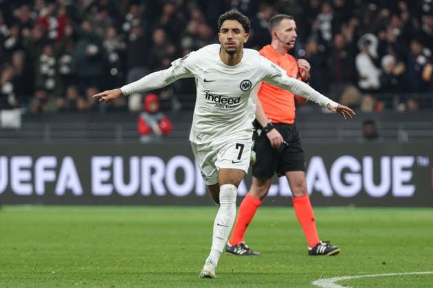 UEFA Europa League - Eintracht Frankfurt - SK Slavia Prag am 07.11.2024 im Deutsche Bank Park in Frankfurt Jubel, Torjubel, Torschuetze, Torschütze Omar Marmoush (Frankfurt 7) jubelt nach seinem Tor zum 1 zu 0
