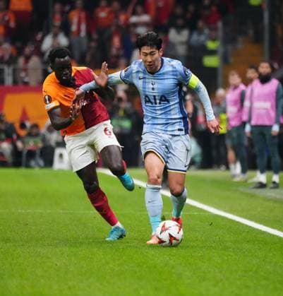 Galatasaray s player Davinson Sanchez and Tottenham Hotspur s player Heung-Min Son during Galatasaray - Tottenham Hotspur UEFA Europe League match at Rams Stadium in Istanbul, Turkey, on 7 November 2024. (Depo Photos) 18501271