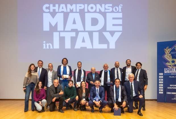 Sport Bilder des Tages Il gruppo che ha realizzato il documentario allo Movies &amp; Tv 2024 , proiezione di Campioni del Made in Italy a Palazzo Lombardia - Milano, Italia - Gioved& xec;, 7 Novembre 2024 (foto Stefano Porta LaPresse) Sport Movies &amp; Tv 2024 , screening of Champions of Made in Italy at Palazzo Lombardia - Milan, Italy - Thursday, 7 November 2024 (photo Stefano Porta LaPresse)  Copyright: xStefanoxPortax LaPressex
