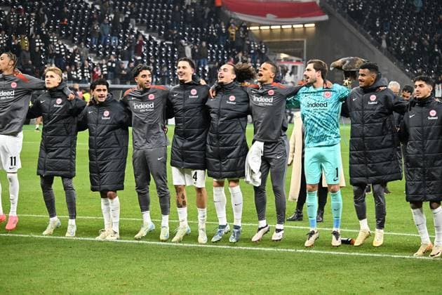 07.11.2024, xsltx, Fussball UEFA Europa League, Eintracht Frankfurt - Slavia Prag emspor, v.l. Jubel, Freude über den Sieg bei Eintracht Frankfurt (DFL DFB REGULATIONS PROHIBIT ANY USE OF PHOTOGRAPHS as IMAGE SEQUENCES and or QUASI-VIDEO) Frankfurt am Main