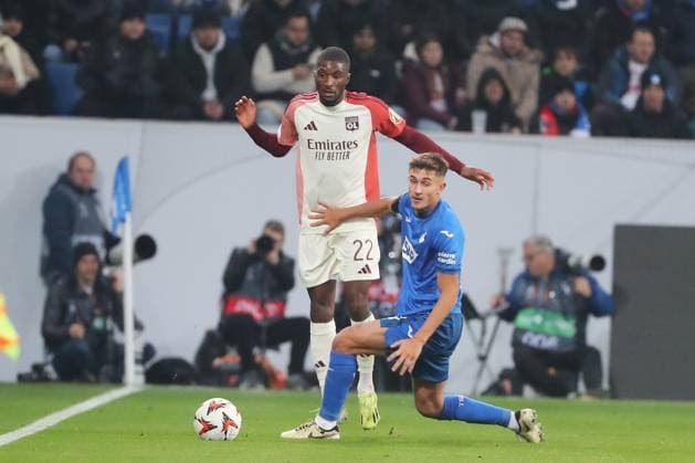 07.11.2024, xtvx, Fussball UEFA Europa League, TSG 1899 Hoffenheim - Olympique Lyon emspor, v.l. Zweikampf, Duell, duel, tackle, compete Clinton Mata (Olympique Lyon) Tom Bischof (TSG 1899 Hoffenheim) (DFL DFB REGULATIONS PROHIBIT ANY USE OF PHOTOGRAPHS as IMAGE SEQUENCES and or QUASI-VIDEO) Sinsheim