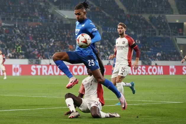 07.11.2024, xtvx, Fussball UEFA Europa League, TSG 1899 Hoffenheim - Olympique Lyon emspor, v.l. Kevin Akpoguma (TSG 1899 Hoffenheim) Sael Kumbedi (Olympique Lyon) Zweikampf, Duell, duel, tackle, compete (DFL DFB REGULATIONS PROHIBIT ANY USE OF PHOTOGRAPHS as IMAGE SEQUENCES and or QUASI-VIDEO) Sinsheim