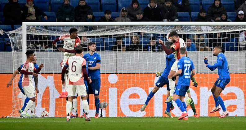 Strafraumszene, Torraumszene Kopfballduell Zweikampf Aktion Duje Caleta-Car Olympique Lyon Lyonnais OL (55) TSG 1899 Hoffenheim vs Olympique Lyonnais Lyon 07.11.2024 DFL REGULATIONS PROHIBIT ANY USE OF PHOTOGRAPHS AS IMAGE SEQUENCES AND OR QUASI-VIDEO TSG 1899 Hoffenheim vs Olympique Lyonnais Lyon