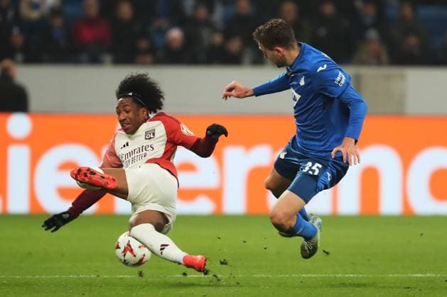 07.11.2024, xtvx, Fussball UEFA Europa League, TSG 1899 Hoffenheim - Olympique Lyon emspor, v.l. Zweikampf, Duell, duel, tackle, compete Malick Fofana (Olympique Lyon) Arthur Chaves (TSG 1899 Hoffenheim) (DFL DFB REGULATIONS PROHIBIT ANY USE OF PHOTOGRAPHS as IMAGE SEQUENCES and or QUASI-VIDEO) Sinsheim
