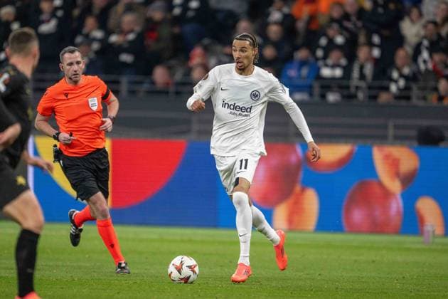 Hugo EkitikÃ (Eintracht Frankfurt) controls the ball, single action during the UEFA Europa League 2024 25 League Phase MD4 match between Eintracht Frankfurt v SK Slavia Praha at Deutsche Bank Park on November 7, 2024 in Frankfurt am Main, Germany. not used in POL SRB CRO FRA GBR NED ITA USA Defodi-747_747_20241107_EFSlPr_000000179