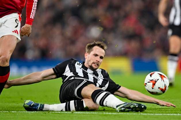 Old Trafford MANCHESTER, ENGLAND - NOVEMBER 05: Tomasz Kedziora of PAOK FC in action during the UEFA Europa League 2024 25 League Phase MD4 match between Manchester United, ManU and PAOK FC at Old Trafford on November 05, 2024 in Manchester, England. (Richard Callis SPP) Copyright: xRichardxCallisx xSPPx spp-en-RiCa-RC4_RIC_ManchesterUtd._Paok_07Nov2024_EN023
