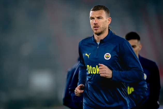 Fenerbahce forwarder Edin Dzeko, during the match AZ - Fenerbahce at the AFAS stadium for the UEFA Europa League - League phase - Matchday 4 season 2024-2025 in ALKMAAR, Netherlands on 7 november 2024, (photo by Marcel van Dorst EYE4images DeFodi Images) not used in POL SRB CRO FRA GBR NED ITA USA Defodi-746_198940