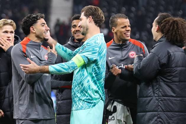 UEFA Europa League - Eintracht Frankfurt - SK Slavia Prag am 07.11.2024 im Deutsche Bank Park in Frankfurt Jubel und Freude über den Sieg bei Omar Marmoush (Frankfurt 7) und Torwart Kevin Trapp (Frankfurt 1)