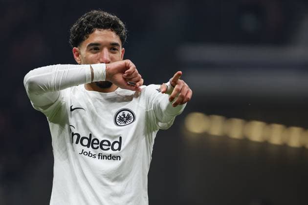 UEFA Europa League - Eintracht Frankfurt - SK Slavia Prag am 07.11.2024 im Deutsche Bank Park in Frankfurt Jubel, Torjubel, Torschuetze, Torschütze Omar Marmoush (Frankfurt 7) jubelt nach seinem Tor zum 1 zu 0