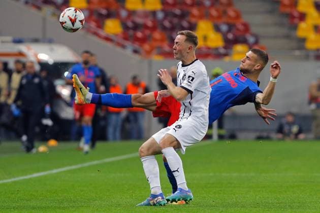 (241108) -- BUCHAREST, Nov. 8, 2024 -- FCSB s Daniel Birligea (R) vies with Midtjylland s Joel Andersson during a UEFA Europa League match between FCSB and Midtjylland in Bucharest, Romania, Nov. 7, 2024. (Photo by Xinhua) (SP)ROMANIA-BUCHAREST-UEFA EUROPA LEAGUE-FCSB VS FC MIDTJYLLAND CristianxCristel 