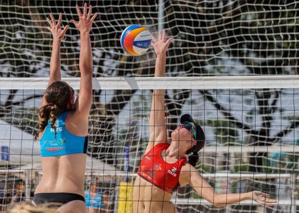 (241108) -- LAGUNA PROVINCE, Nov. 8, 2024 -- Elizabeth Alchin (R) of Australia competes against Cameron Zajer of Australia during the women s round 16 match between Alisha Stevens Cameron Zajer of Australia and Jasmine Fleming Elizabeth Alchin of Australia at the Asian Volleyball Confederation (AVC) 2024 Asian Senior Beach volleyball, Beachvolleyball Championships in Laguna Province, the Philippines on Nov. 8, 2024. ) (SP)PHILIPPINES-LAGUNA PROVINCE-AVC 2024 ASIAN SENIOR BEACH VOLLEYBALL CHAMPIONSHIPS ROUELLExUMALI 