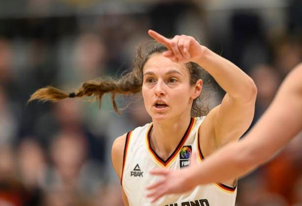 Jennifer CROWDER (GER) Gestik, Basketball EM-Qualifikation der Frauen, Deutschland (GER) - Griechenland (GRE) 79:76, am 07.11.2024 in Hagen Deutschland Â