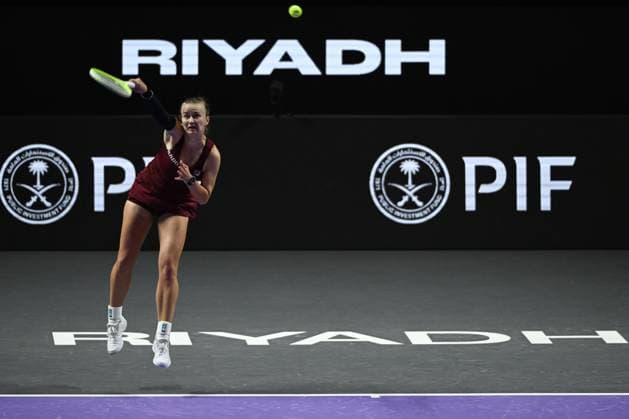 WTA, Tennis Damen Finals 2024 - Day 7 RIYADH, SAUDI ARABIA - NOVEMBER 08: Barbora Krejcikova of Czech Republic during her semi-final match against Qinwen Zheng of China, on Day 7 of the 2024 WTA Finals, part of the Hologic WTA Tour, held at King Saud University Indoor Arena on November 08, 2024, in Riyadh, Saudi Arabia. Riyadh Saudi Arabia  Copyright: xArturxWidakx originalFilename:widak-wtafinal241108_npEA9.jpg