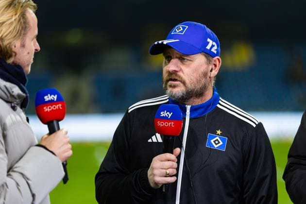 Fußball I Herren I Saison 2024-2025 I 2. Bundesliga I 12. Spieltag I Eintracht Braunschweig - Hamburger SV I 08.11.2024 Steffen Baumgart (Trainer, Hamburger SV) im Interview. Braunschweig Eintracht-Stadion Niedersachsen Deutschland