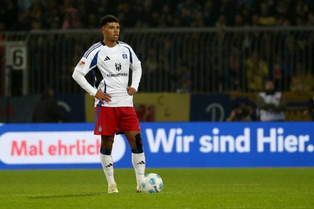 08.11.2024, xgox, Fussball 2.Bundesliga, Eintracht Braunschweig - Hamburger SV emspor, v.l. Ransford-Yeboah Königsdorffer Koenigsdoerfer (Hamburger SV) Enttäuscht, traurig, frustiriert (DFL DFB REGULATIONS PROHIBIT ANY USE OF PHOTOGRAPHS as IMAGE SEQUENCES and or QUASI-VIDEO) Braunschweig