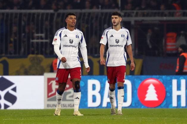 08.11.2024, xgox, Fussball 2.Bundesliga, Eintracht Braunschweig - Hamburger SV emspor, v.l. Ransford-Yeboah Königsdorffer Koenigsdoerfer (Hamburger SV) Daniel Elfadli (Hamburger SV) Enttäuscht, traurig, frustiriert (DFL DFB REGULATIONS PROHIBIT ANY USE OF PHOTOGRAPHS as IMAGE SEQUENCES and or QUASI-VIDEO) Braunschweig